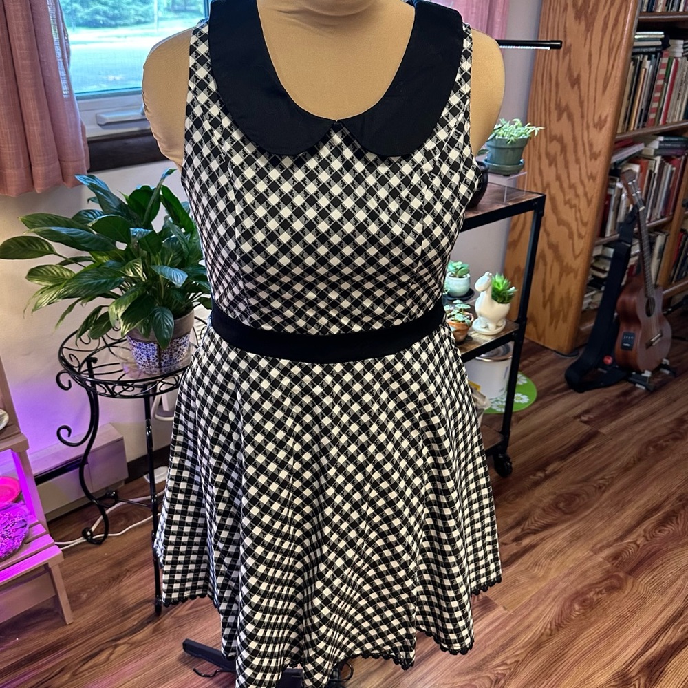 Hot Topic Orphan Black collection “Alison” dress, L